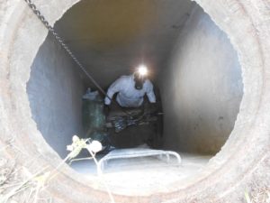 Introduction du train de lampe dans la canalisation